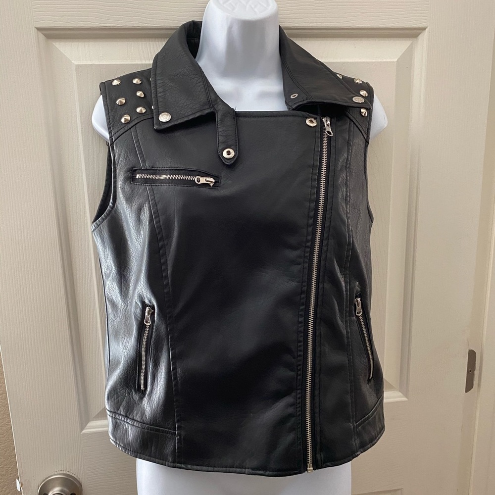 Beverly Hills Polo Club Vest